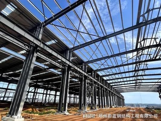 建設鋼結構廠房怎么算費用的（鋼結構廠房的造價受多種因素影響）